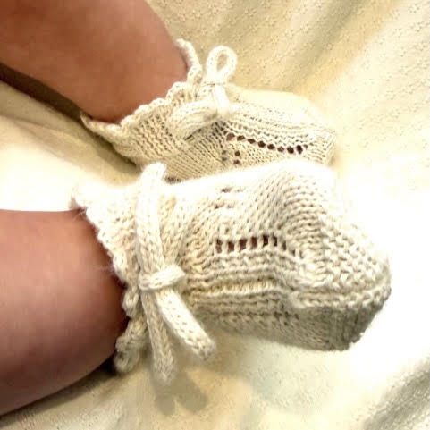 Newborn Lace Stitch Bonnet & Booties Set